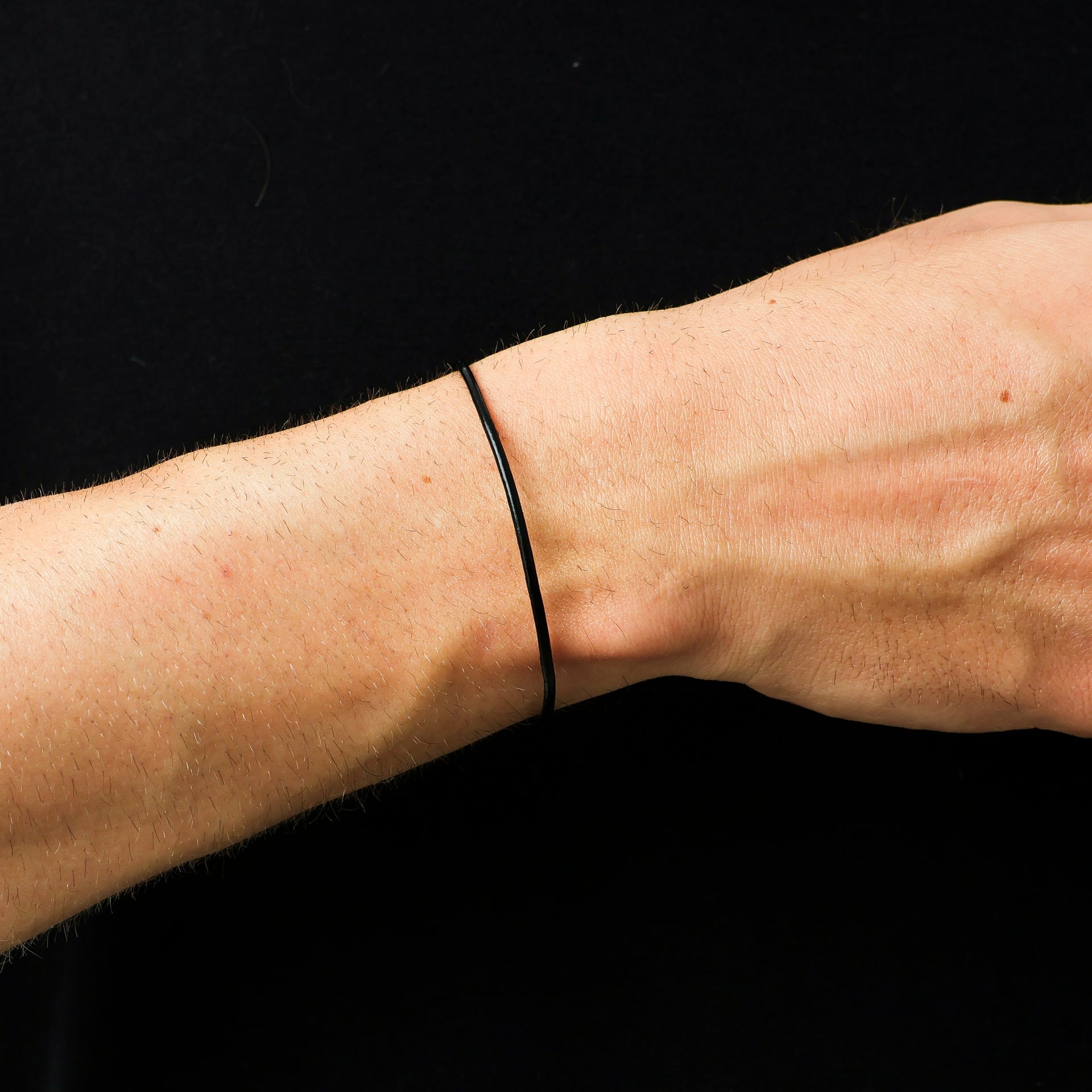 Pulsiera Silicone Preto com Fecho Preto