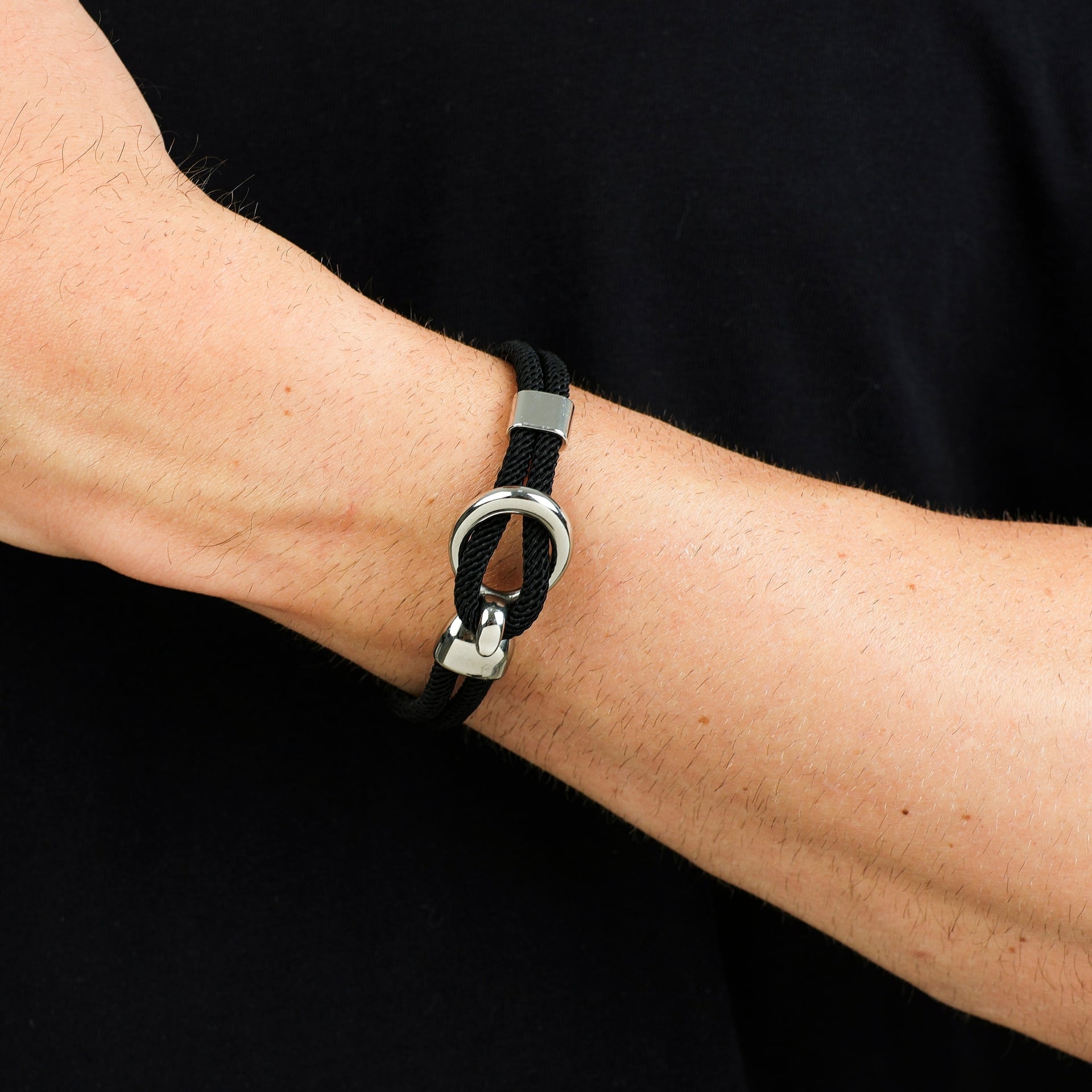 Pulseira Corda Náutica Preta com Fecho de Gancho