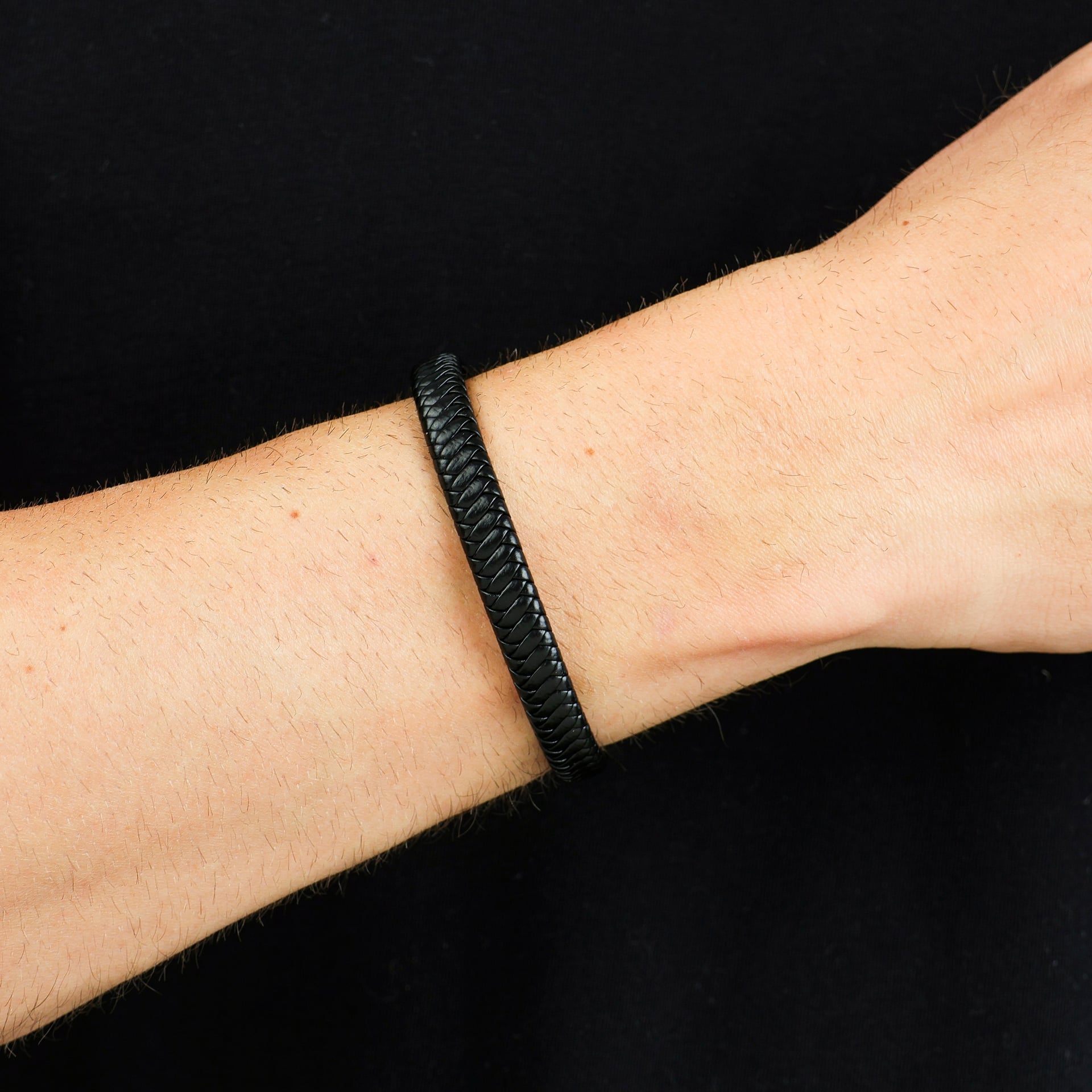 Pulseira Couro Trançado Preto