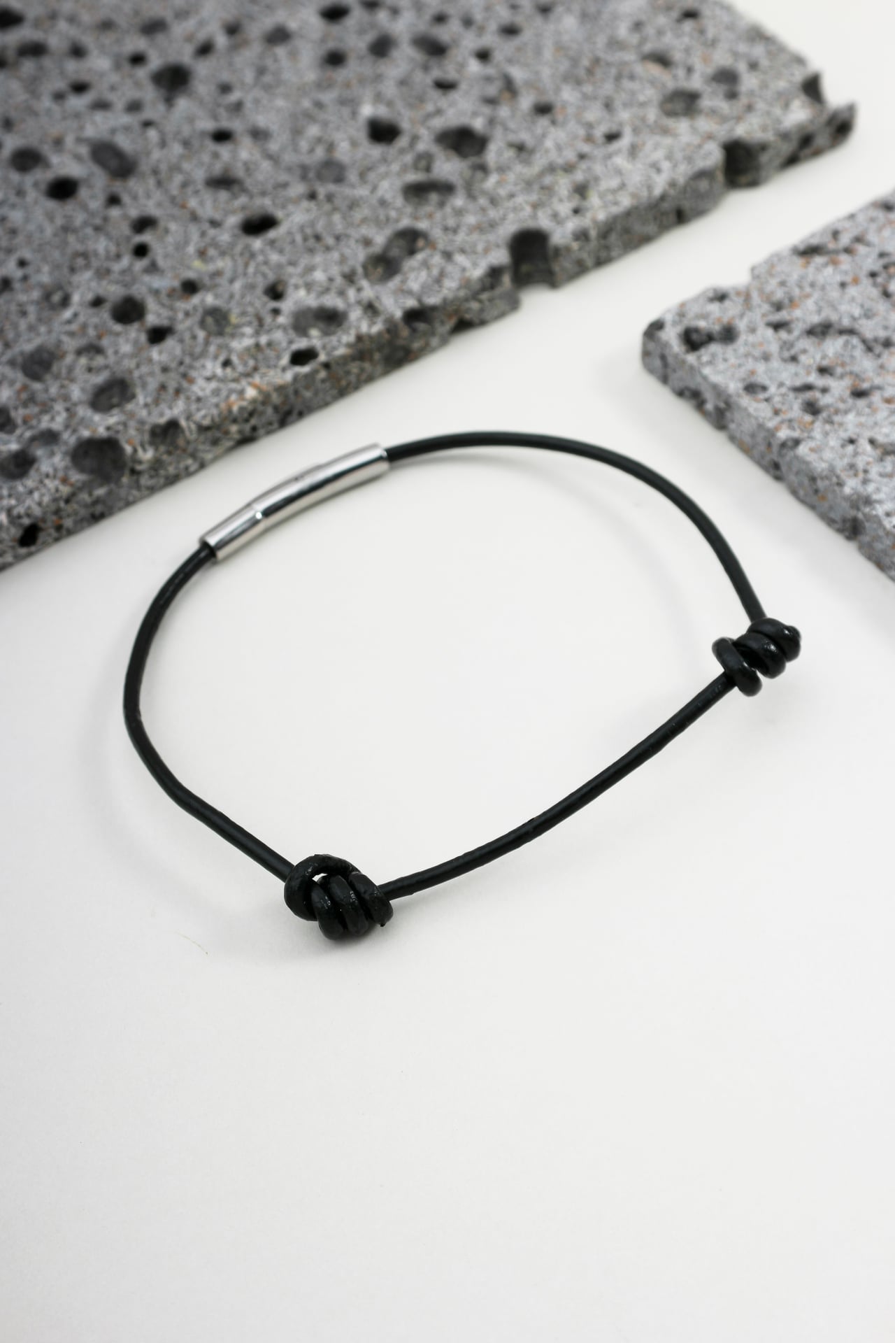 Pulseira Silicone Preta Nó Duplo