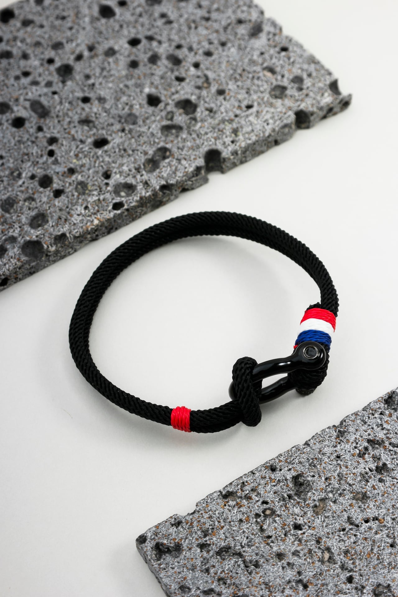 Pulseira Corda Náutica Preta com Fecho Manilha