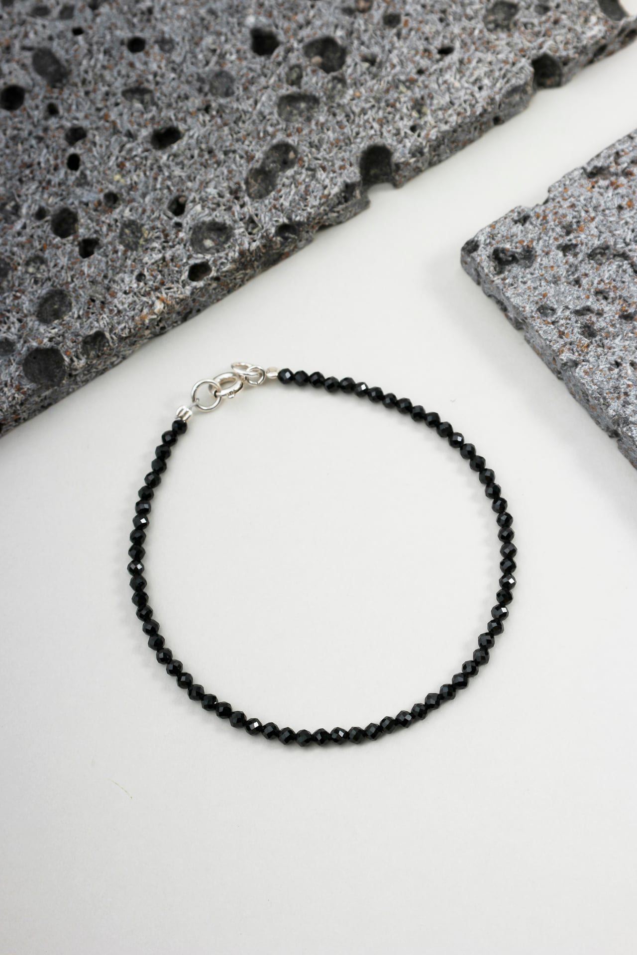 Pulseira Pedras Finas Ônix e Prata 925