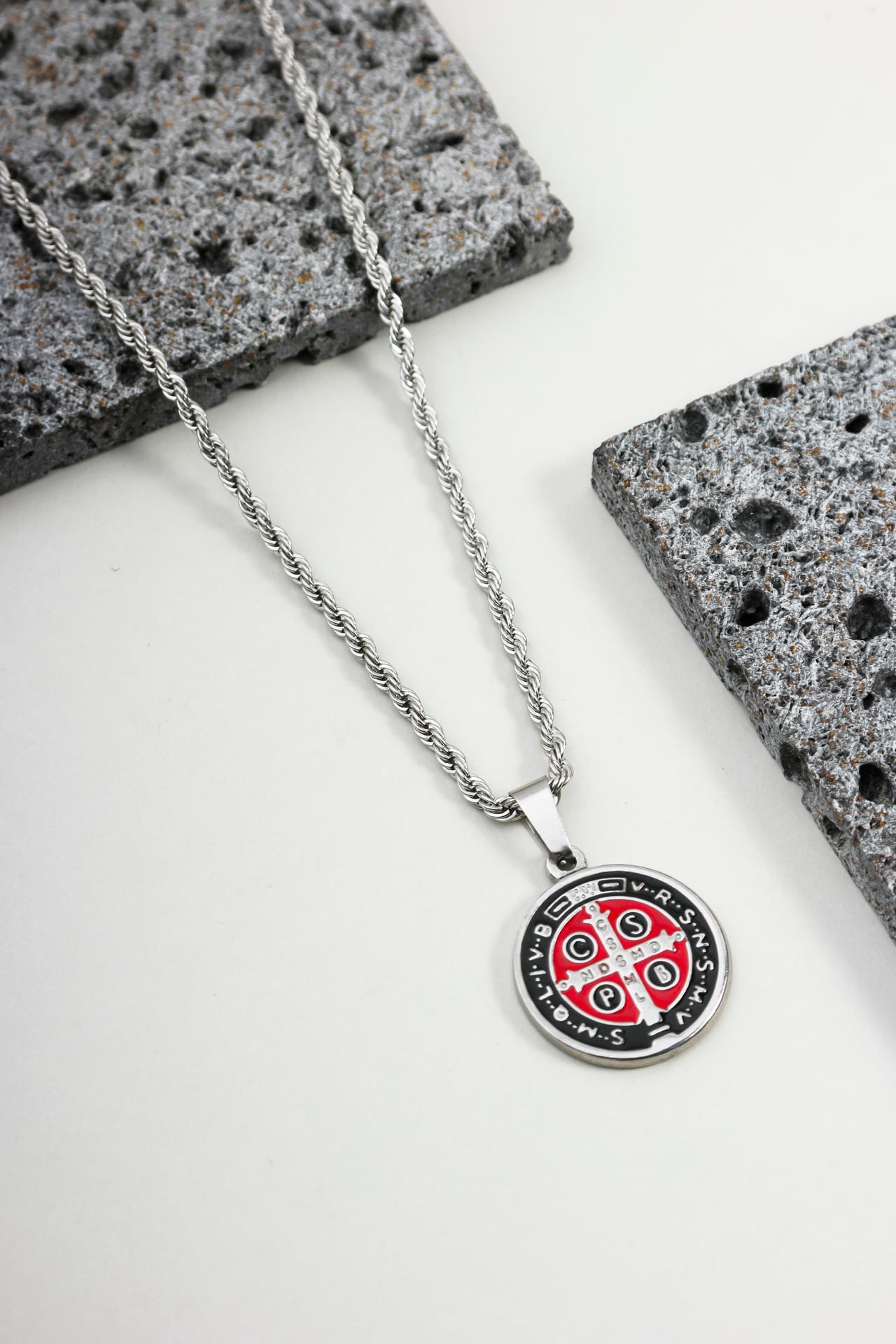 Colar de Aço Medalha São Bento Esmaltada
