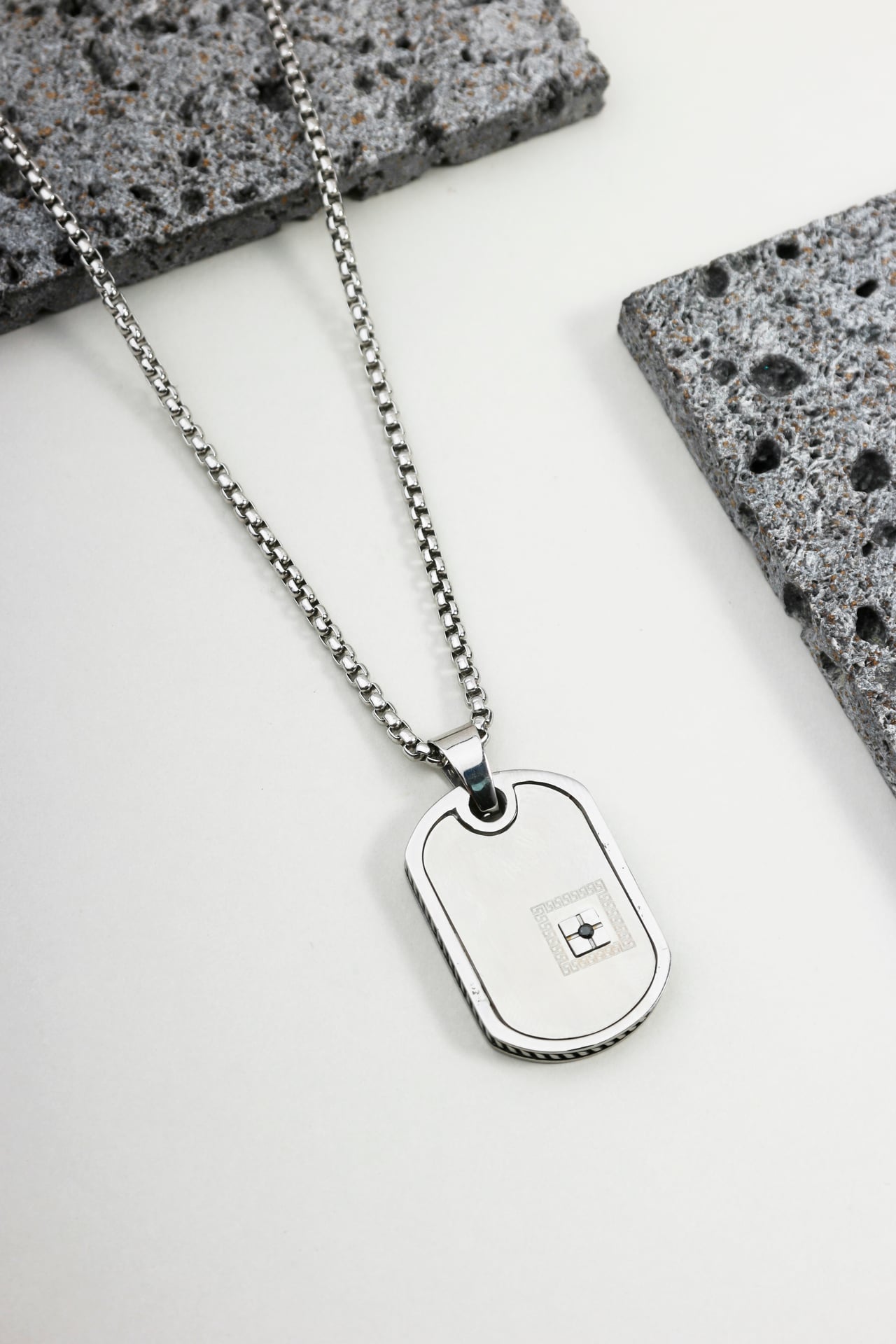 Colar de Aço Dog Tag com Emblema