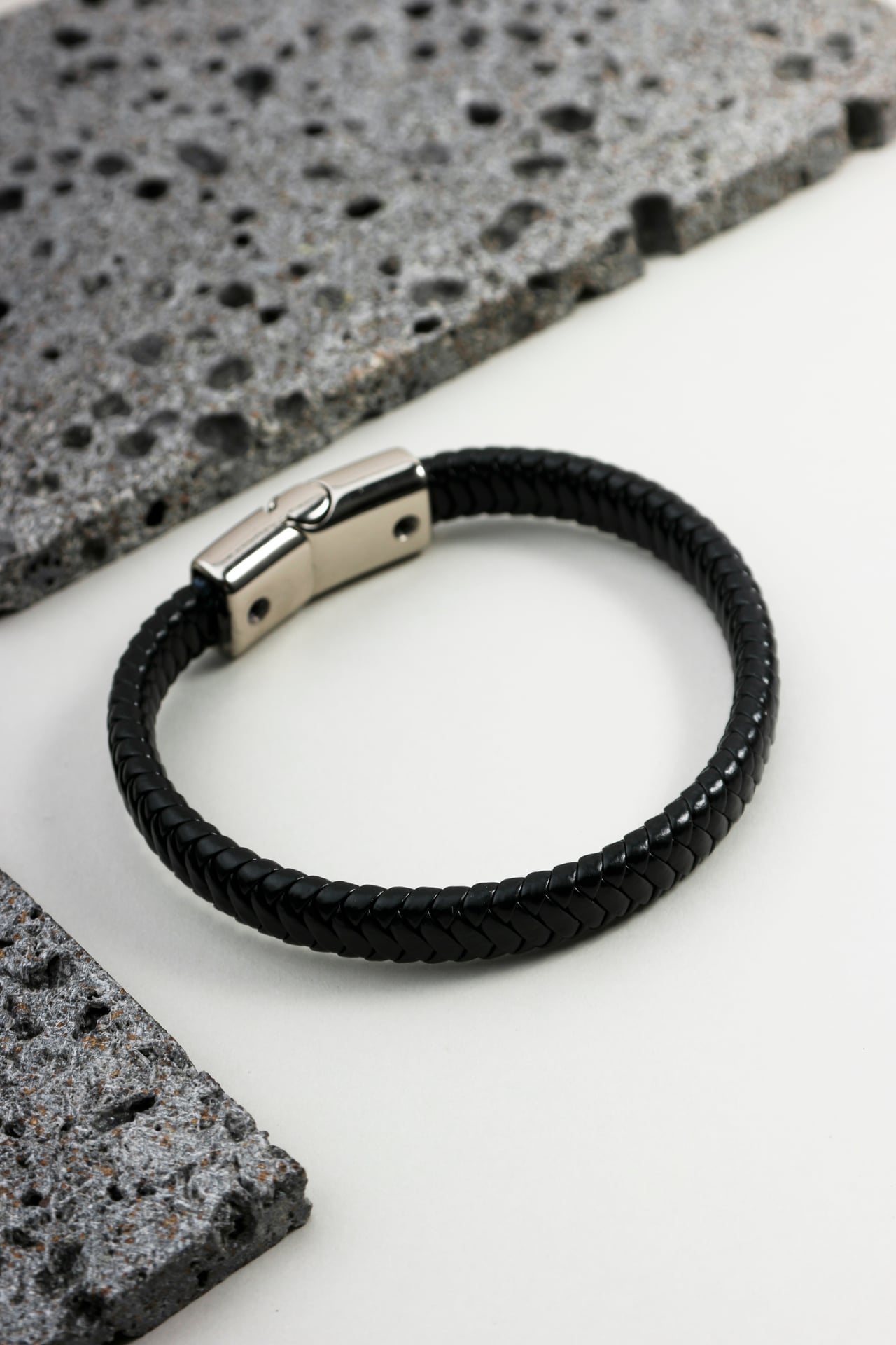 Pulseira Couro Trançado Preto